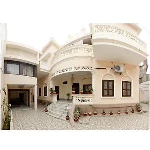 Shree Ganesha Palace Near Kashi Vishwanath Temple Couette-café